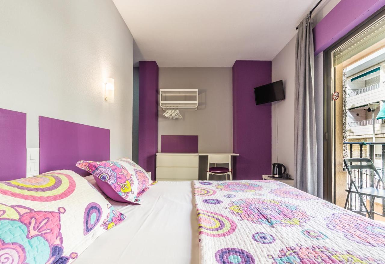 Hostal Tropical 阿尔姆尼卡 外观 照片