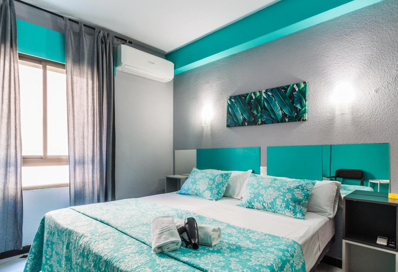 Hostal Tropical 阿尔姆尼卡 外观 照片